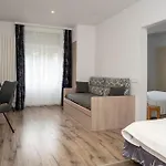 Szálloda Logis Restaurant Le Faude 2*