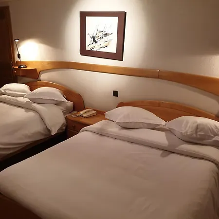 Logis Restaurant Le Faude Hotel 2*