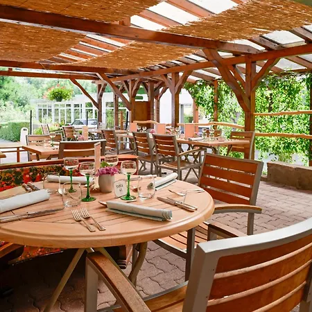 Logis Restaurant Le Faude 2*