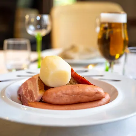 Logis Restaurant Le Faude Hotel