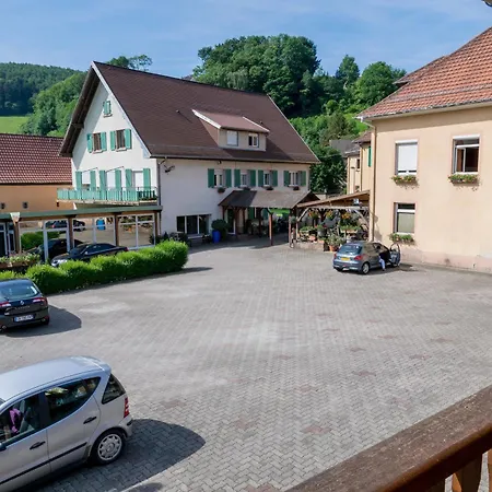 Logis Restaurant Le Faude מלון