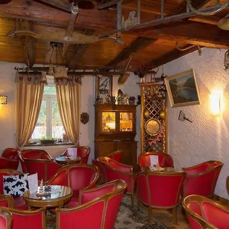 Logis Restaurant Le Faude 2*