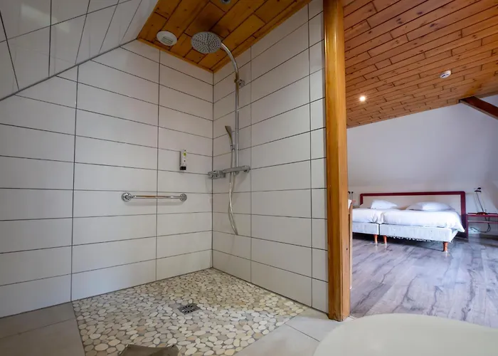 Logis Hotel Restaurant Le Faude 2*