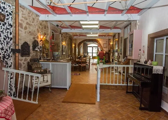 Logis Hotel Restaurant Le Faude Hotel