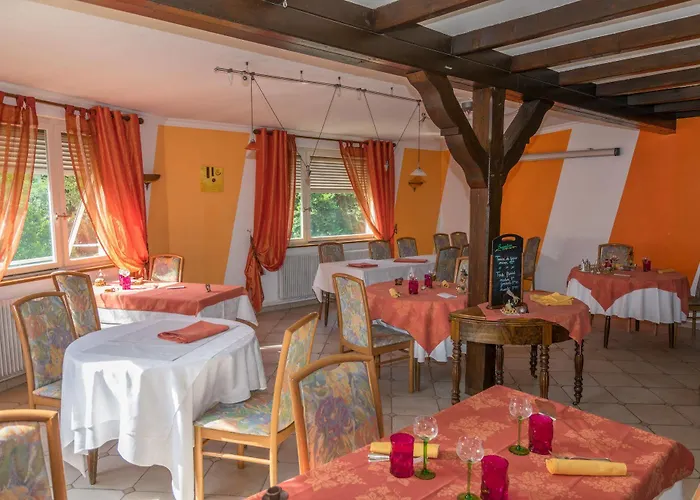 Hotel Logis Hotel Restaurant Le Faude 2*