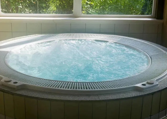 Hotel Logis Hotel Restaurant Le Faude